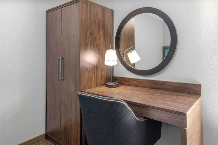 Hampton Inn Detroit / Northville
