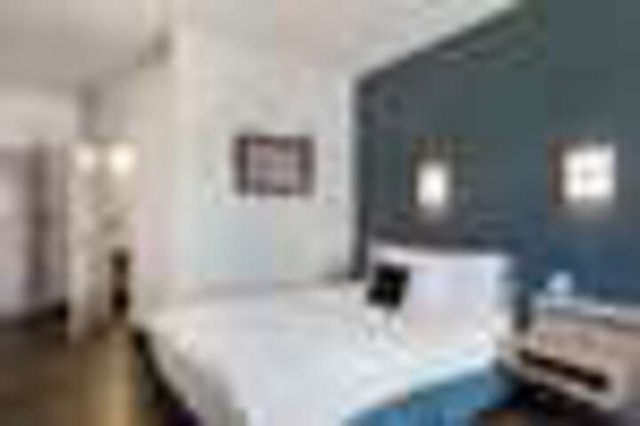 Room 86 of 112