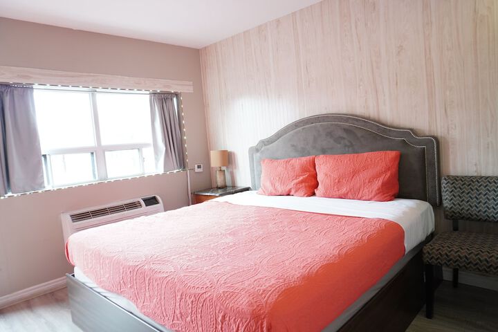 Room 8 of 24