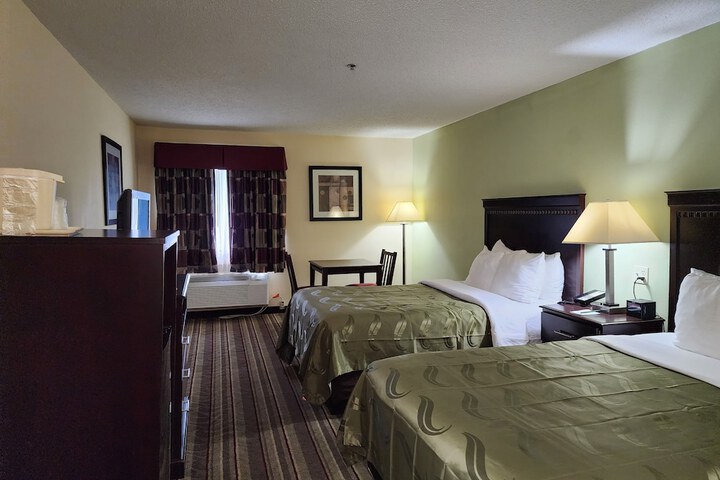 Room 16 of 28