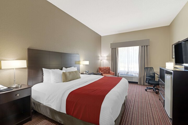 Best Western Plus Bradbury Inn & Suites