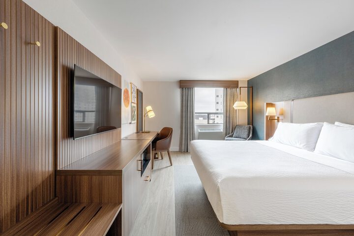 Holiday Inn & Suites Winnipeg Downtown by IHG