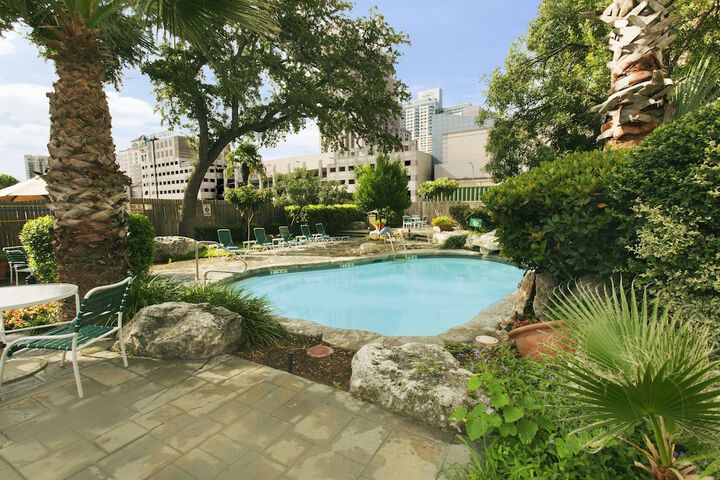 Pool 11 of 76