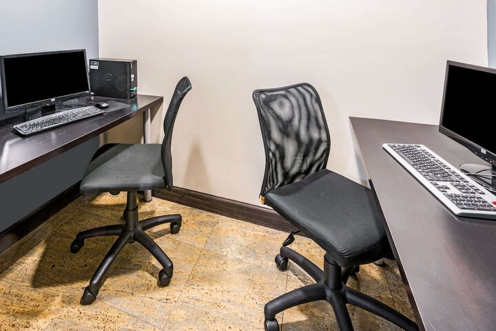 Business Center 36 of 36
