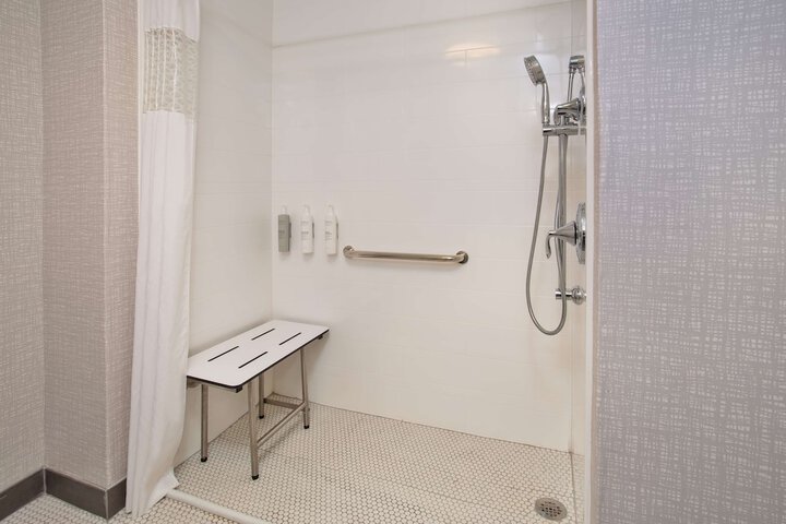 Room 11 of 46