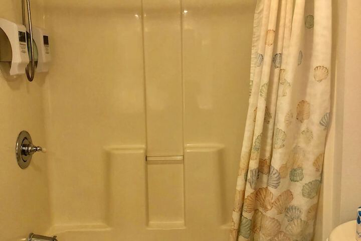 Room 64 of 130