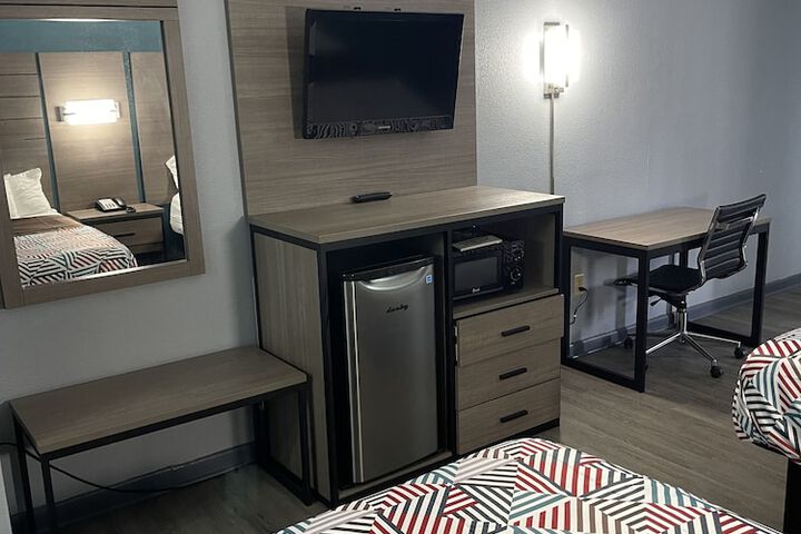 Room 17 of 22