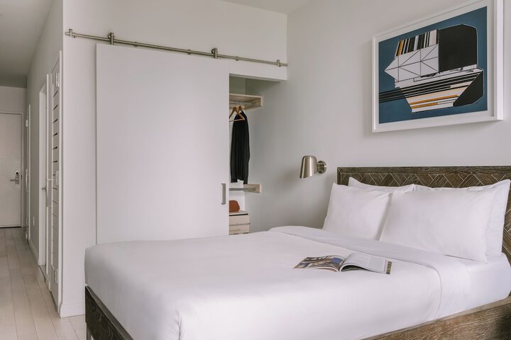 Room 62 of 104