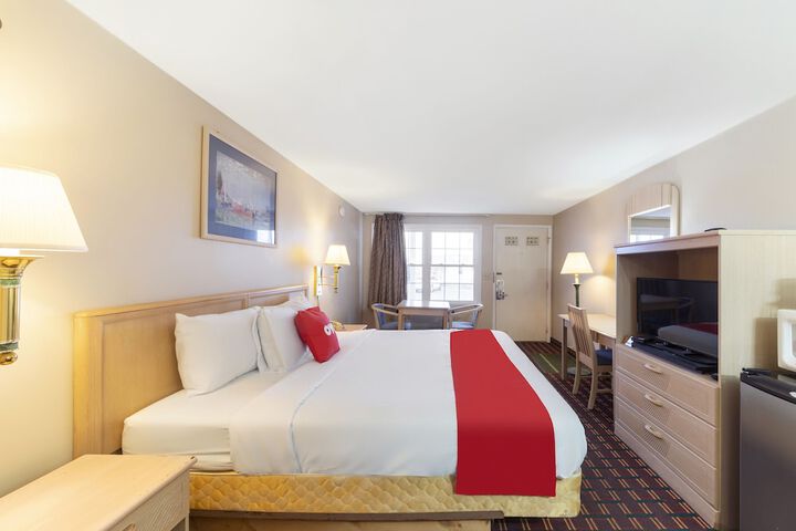 Room 30 of 48