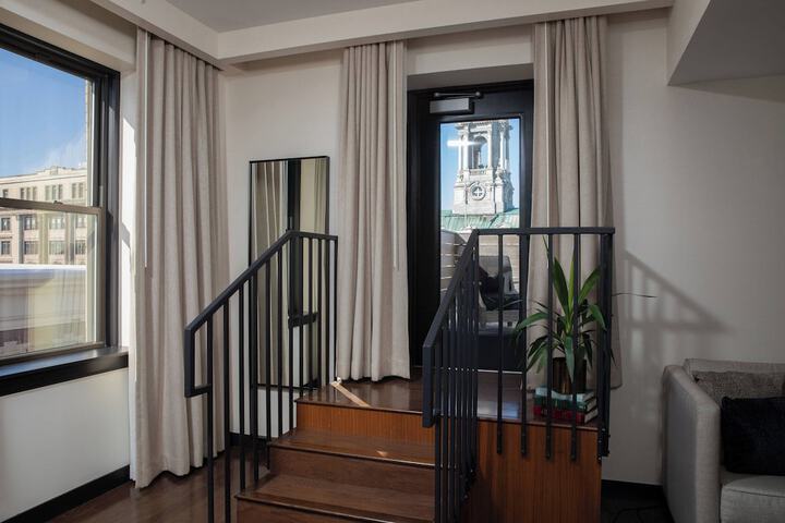 Room 43 of 92