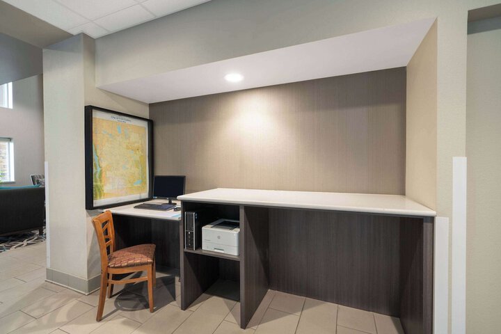 Business Center 53 of 53