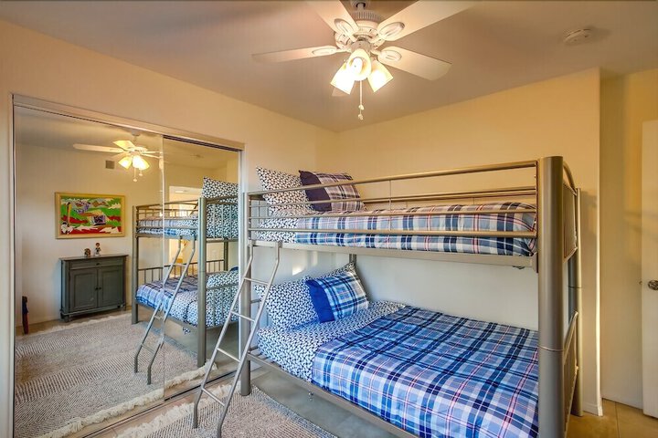 Room 7 of 25