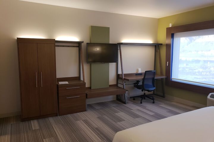 Holiday Inn Express & Suites Brigham City - North Utah by IHG