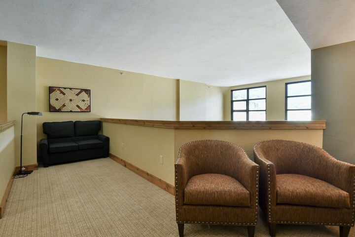 Room 41 of 176
