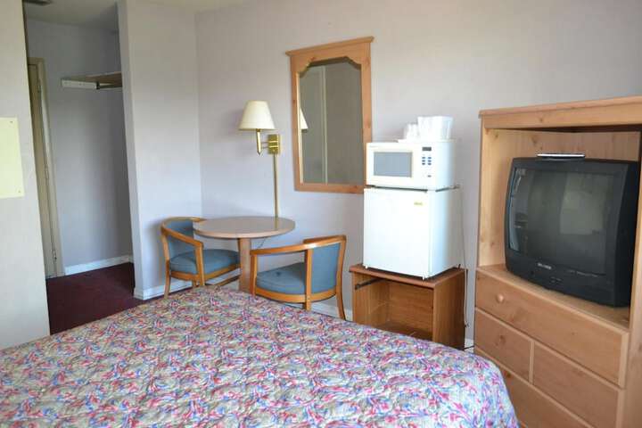 Room 27 of 38