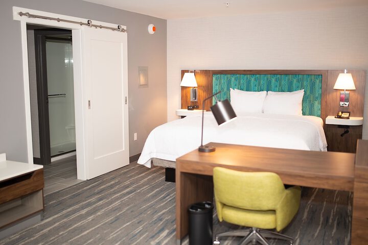 Hampton Inn & Suites Dundee