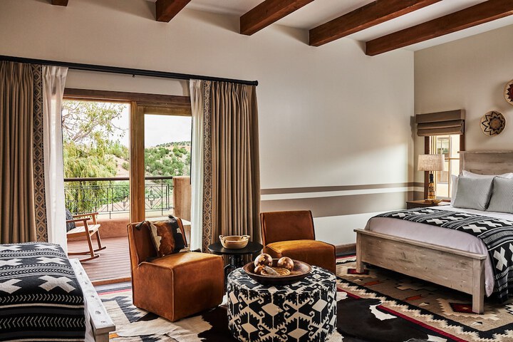 Bishops Lodge Auberge Collection