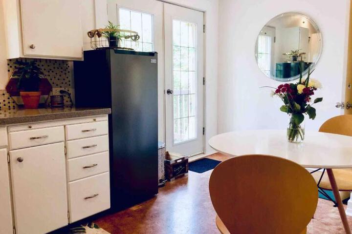 2-Bedroom Suite in the Heart of Downtown