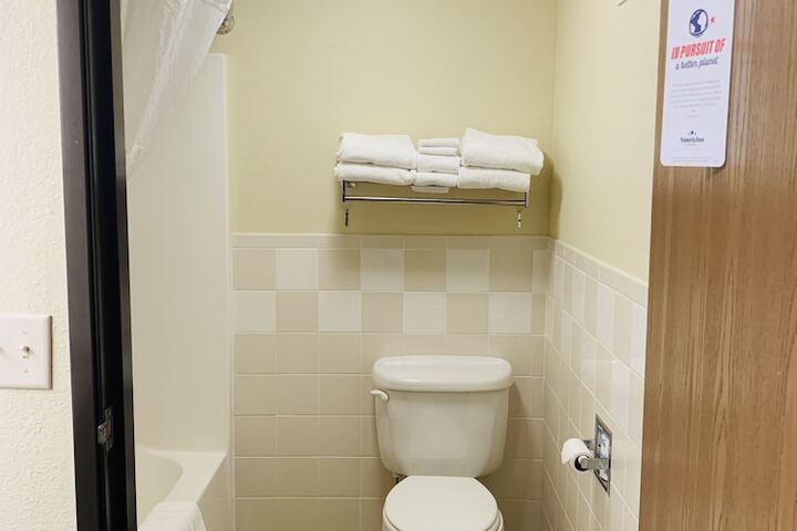 AmericInn by Wyndham Kewanee