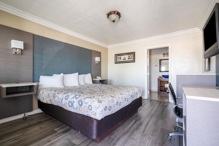 Room 21 of 33