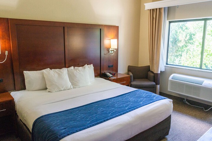 Room 32 of 63
