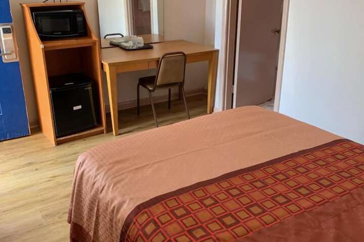 Room 18 of 23