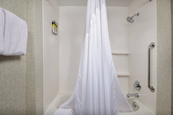 Holiday Inn Express Amherst - Lockport by IHG
