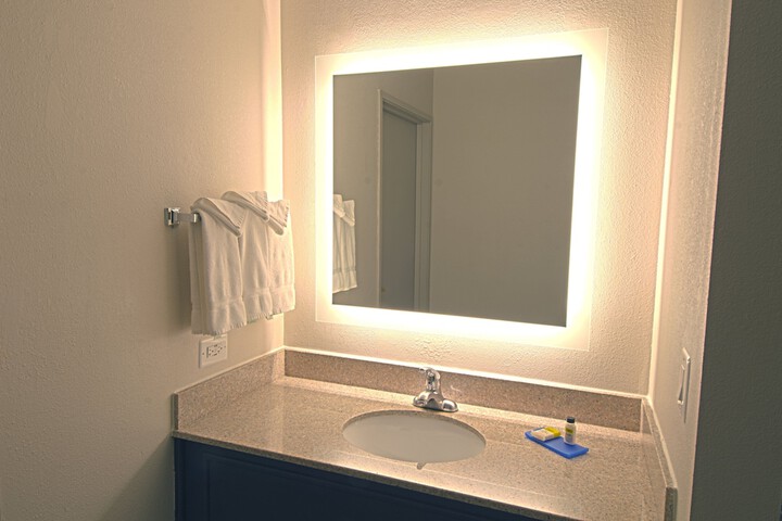 Room 30 of 48