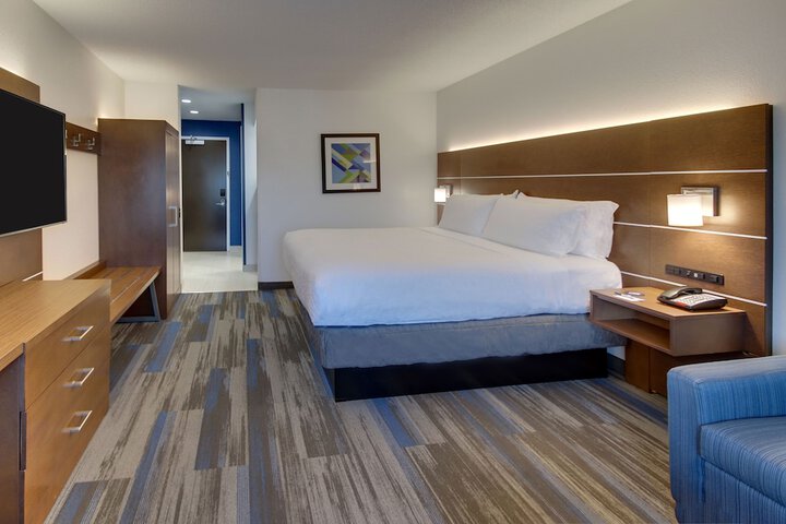 Room 50 of 77