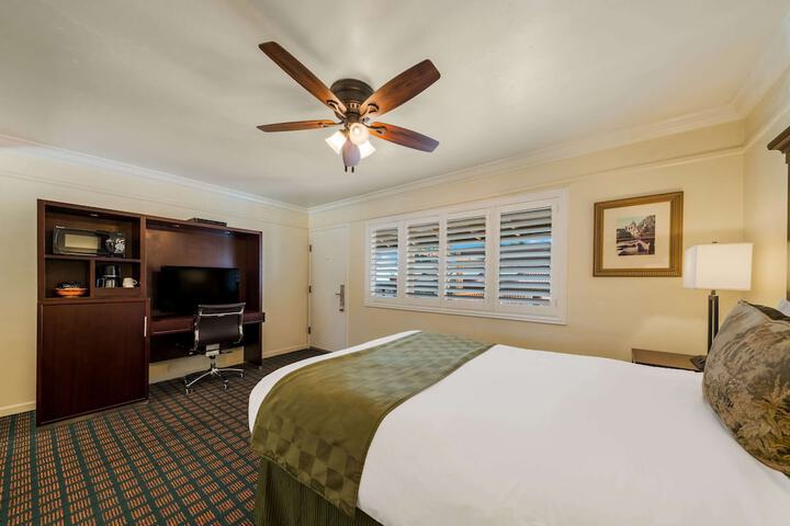 Room 14 of 36