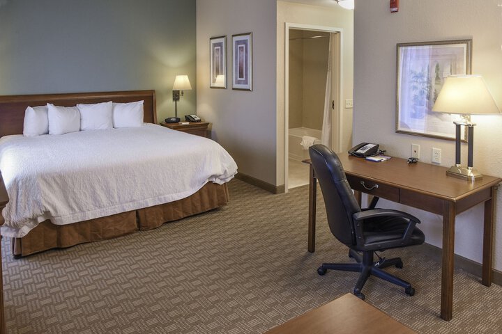 Hampton Inn & Suites Youngstown-Canfield