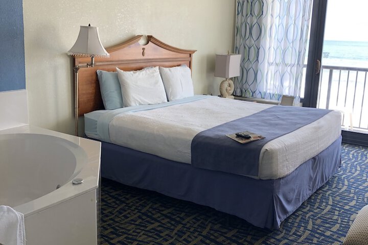 Room 18 of 37