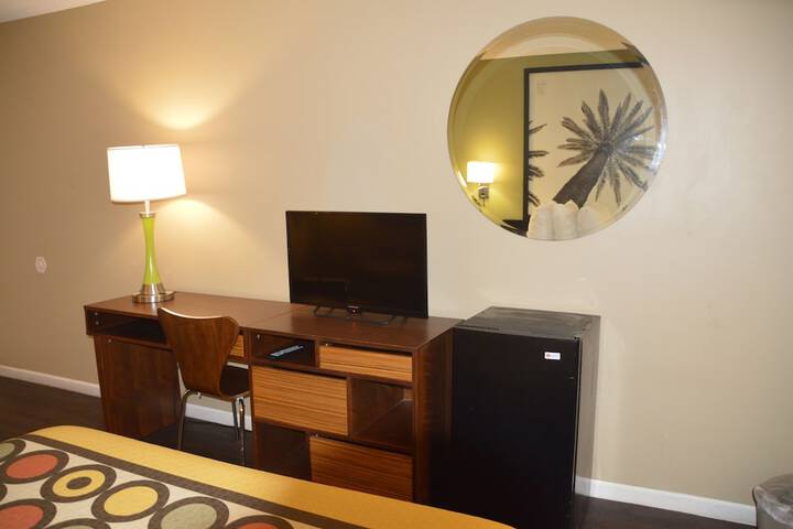 Super 8 by Wyndham Monticello