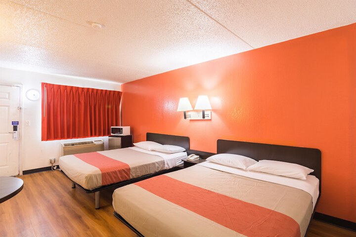 Room 32 of 33