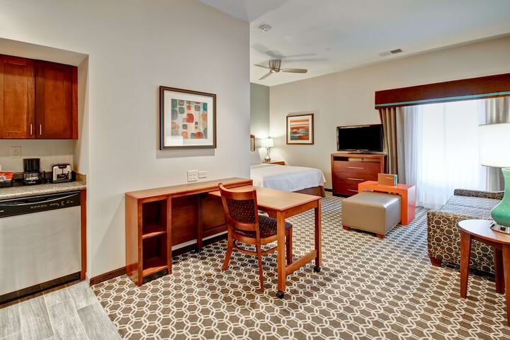 Room 13 of 32
