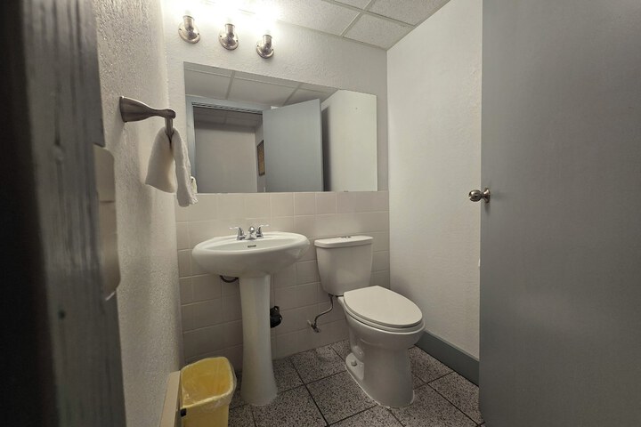 Room 27 of 53