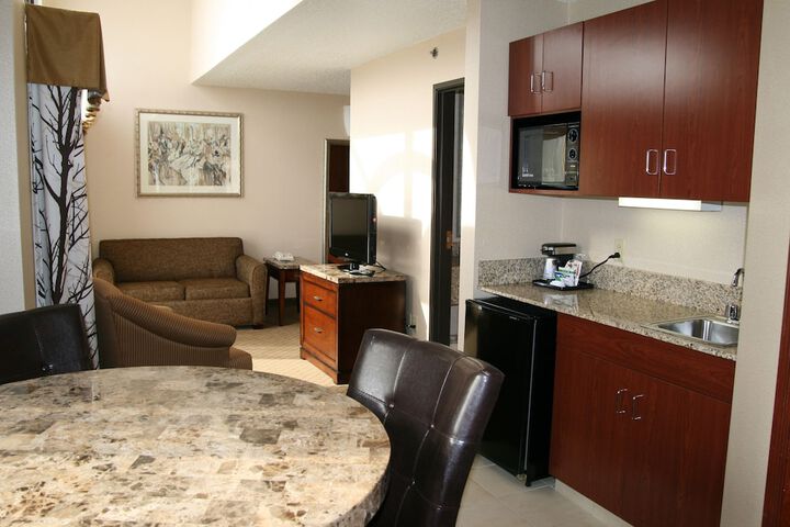 Holiday Inn Express Grove City by IHG