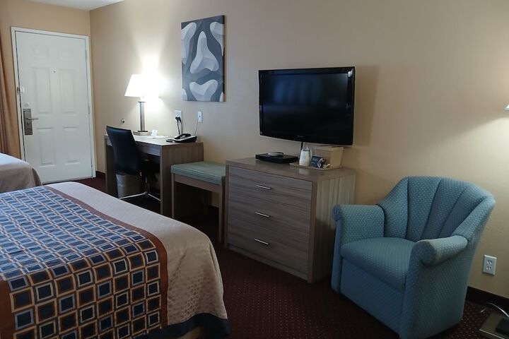 Room 28 of 40