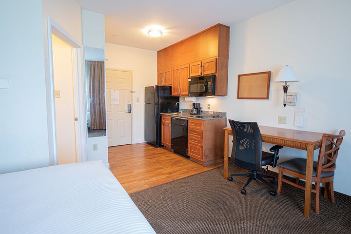 Room 33 of 47