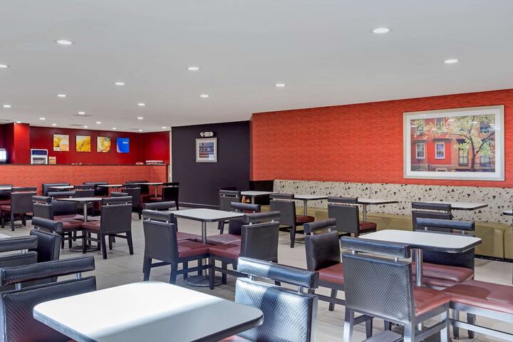 Comfort Inn & Suites near Stadium