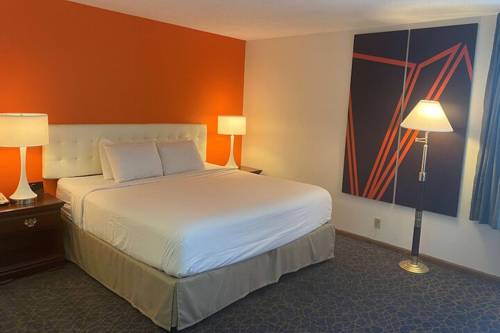 Howard Johnson by Wyndham Manteno