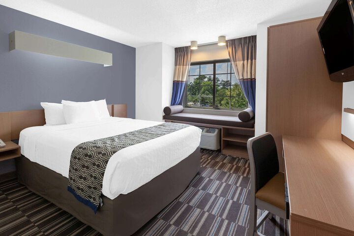 Room 20 of 49