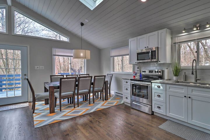 6 Mi to Camelback Slopes! Home w / Game Room