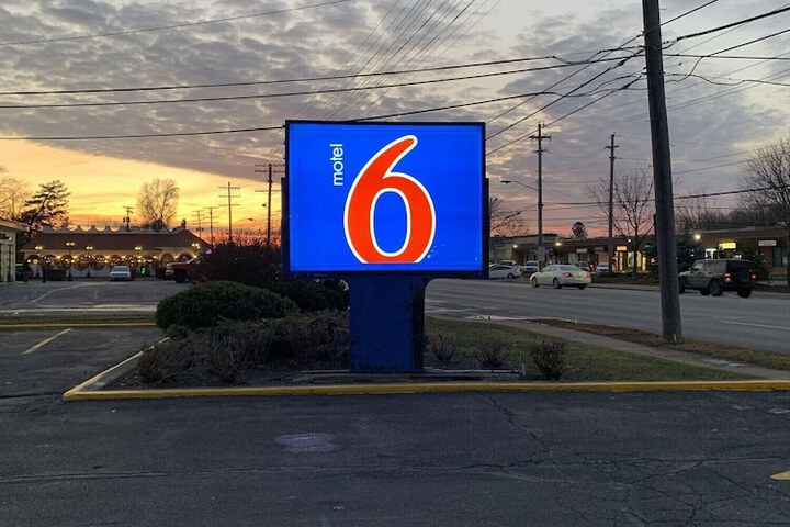Motel 6 North Olmsted OH - Cleveland