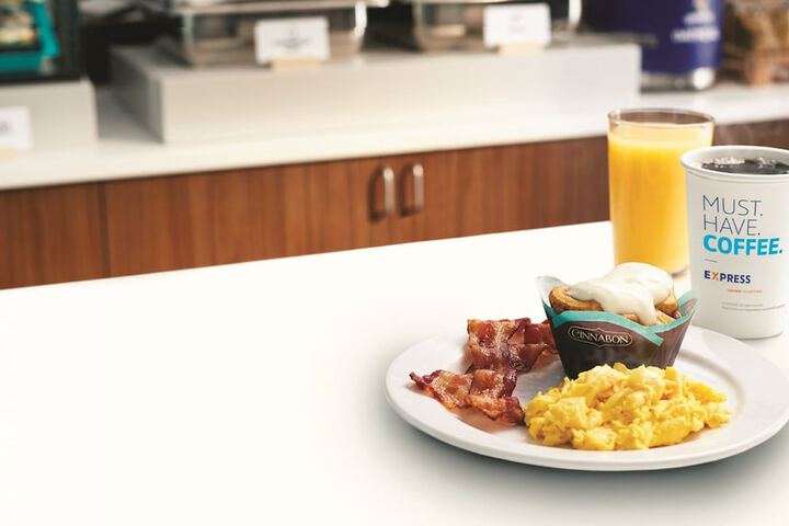Breakfast/Coffee Service 31 of 33