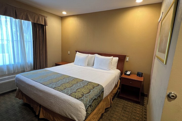 Room 17 of 24