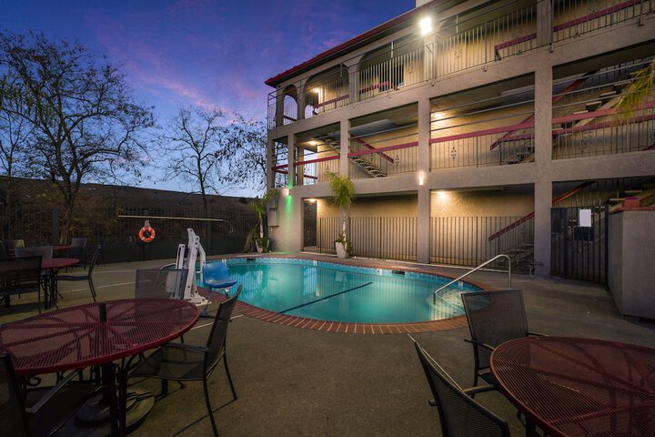 Hotel 8 of 38