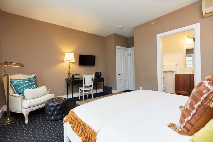 Room 43 of 58