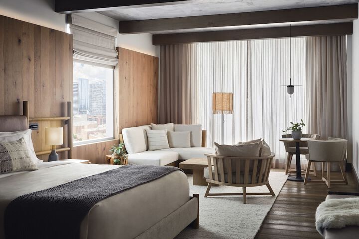 Room 42 of 67