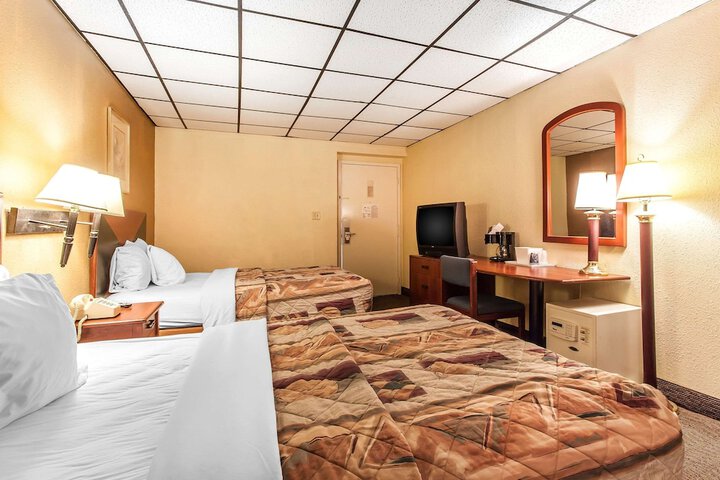 Room 27 of 44